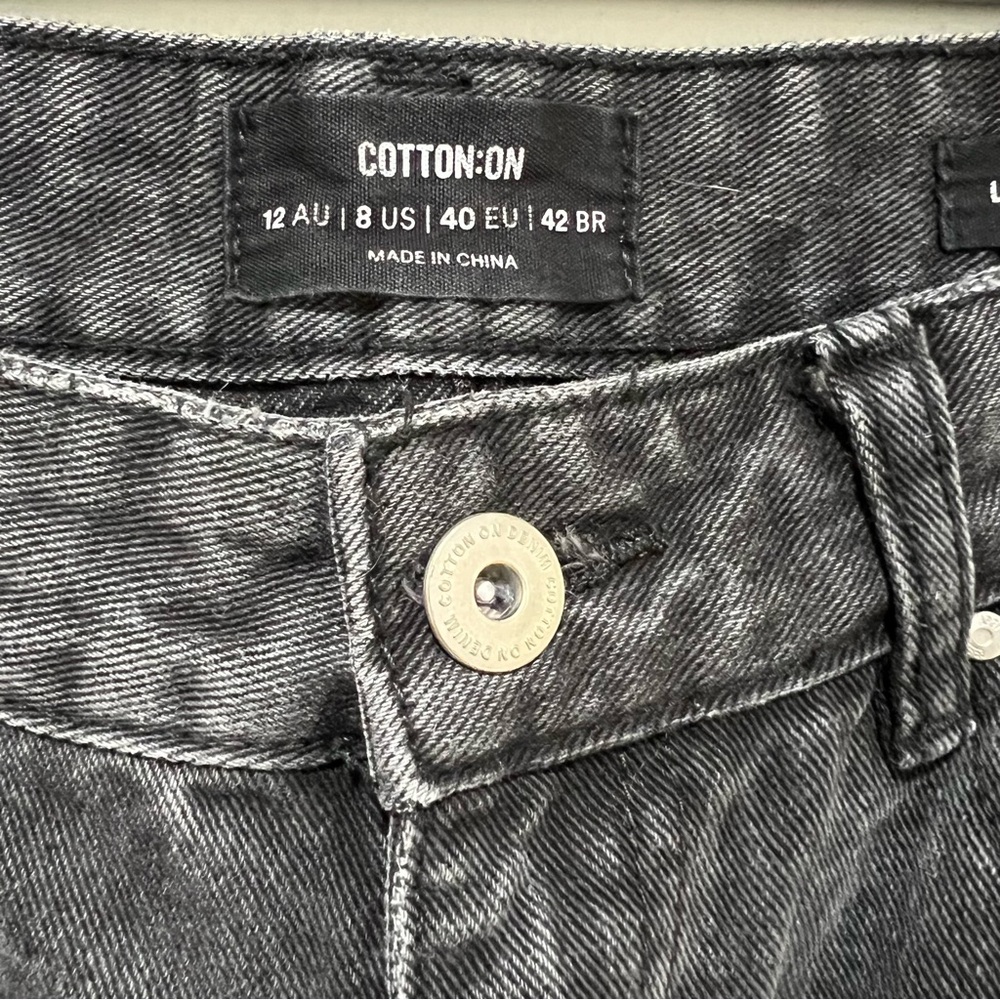 Cotton On Cotton On mom jeans with ripped knee in washed black Sz 8 - Picture 7 of 7